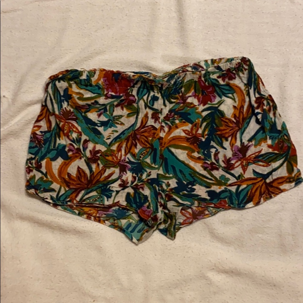 Women’s flowy, floral shorts
